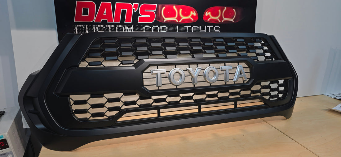 Toyota Hilux N80 SR grille 2021+