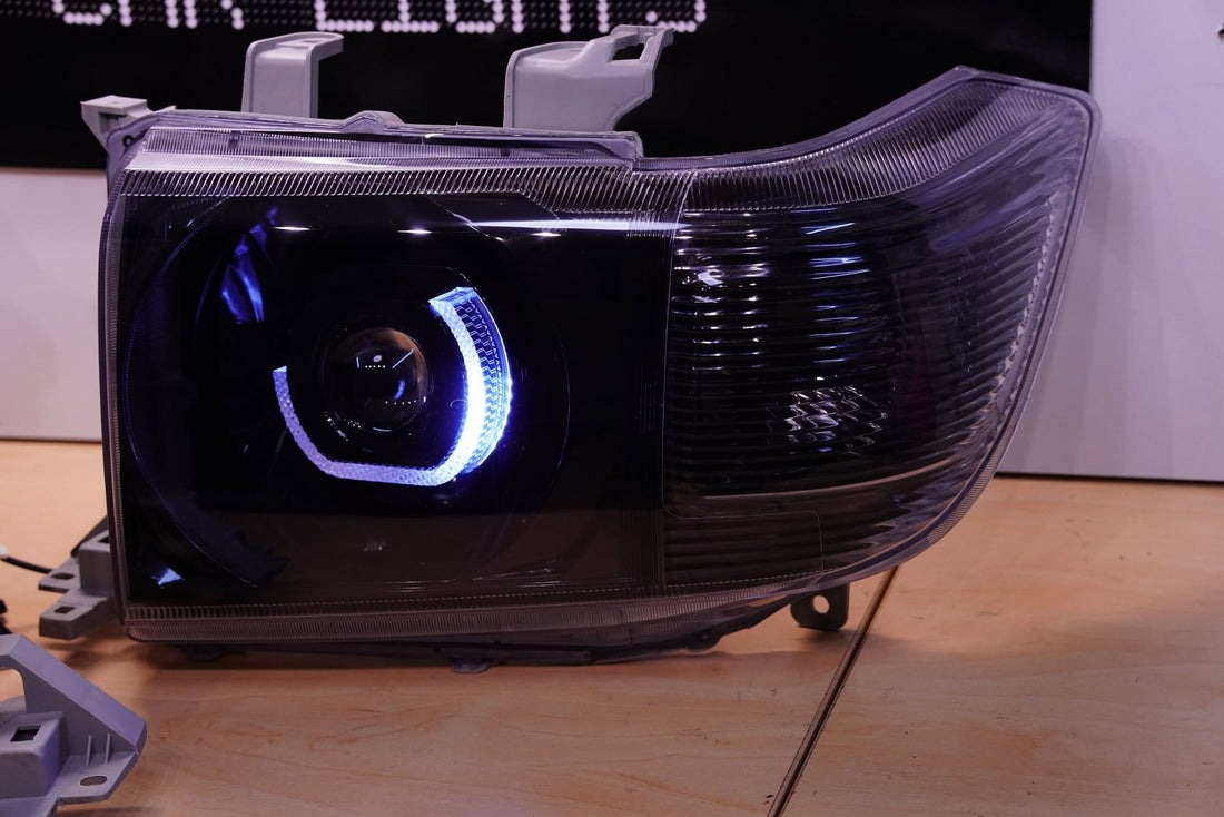 Toyota Landcruiser VDJ 70/76/78/79 series 2007-2019 Headlights with 5D White/Amber rings, Projectors and Blacking out