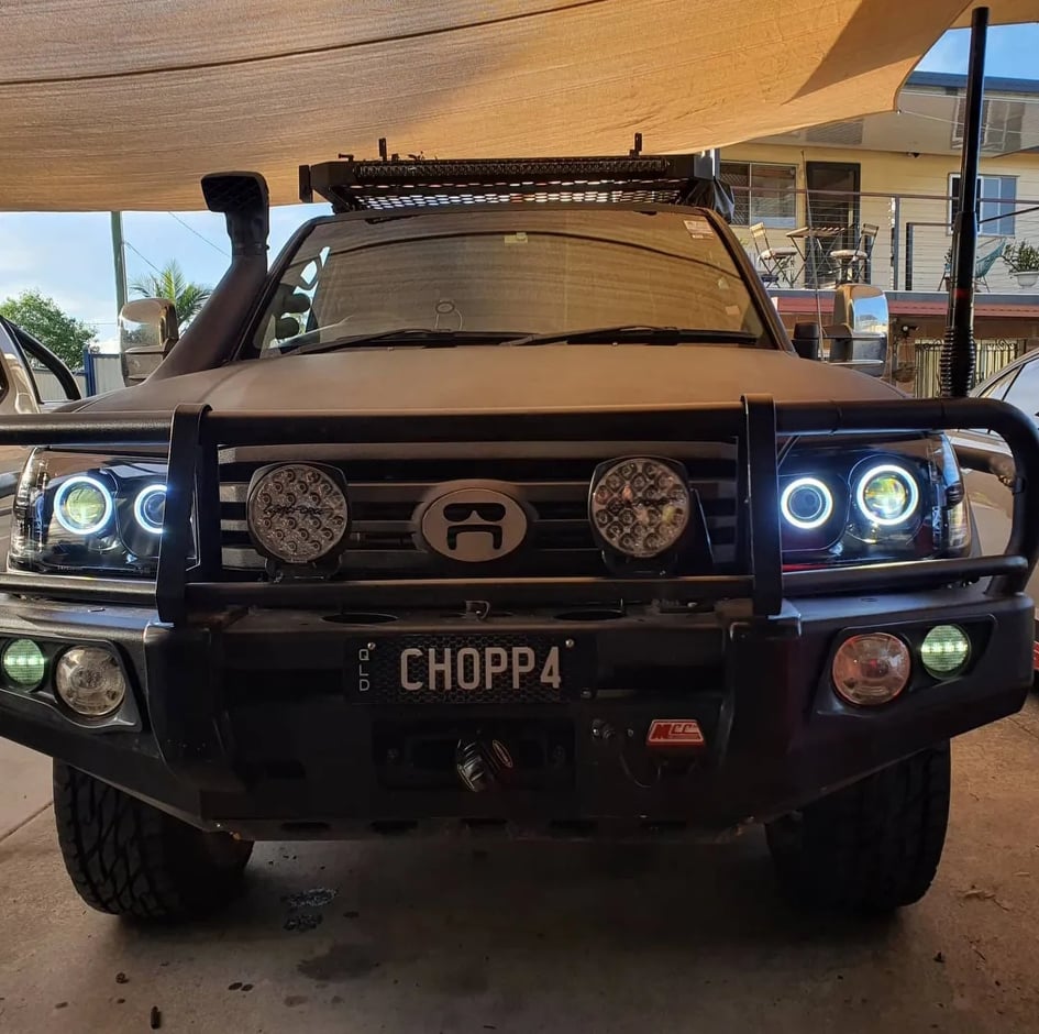 Toyota Landcruiser 100 series Headlights with Quad White/ Amber Halorings and Quad Projector - Dan's Custom Car Lights 